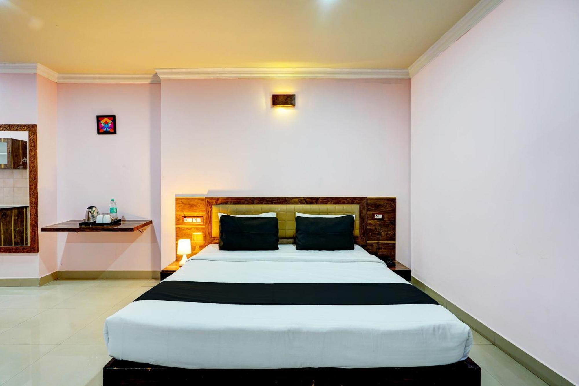Super Townhouse Mg Road Near Commercial Street Bangalore Exterior foto