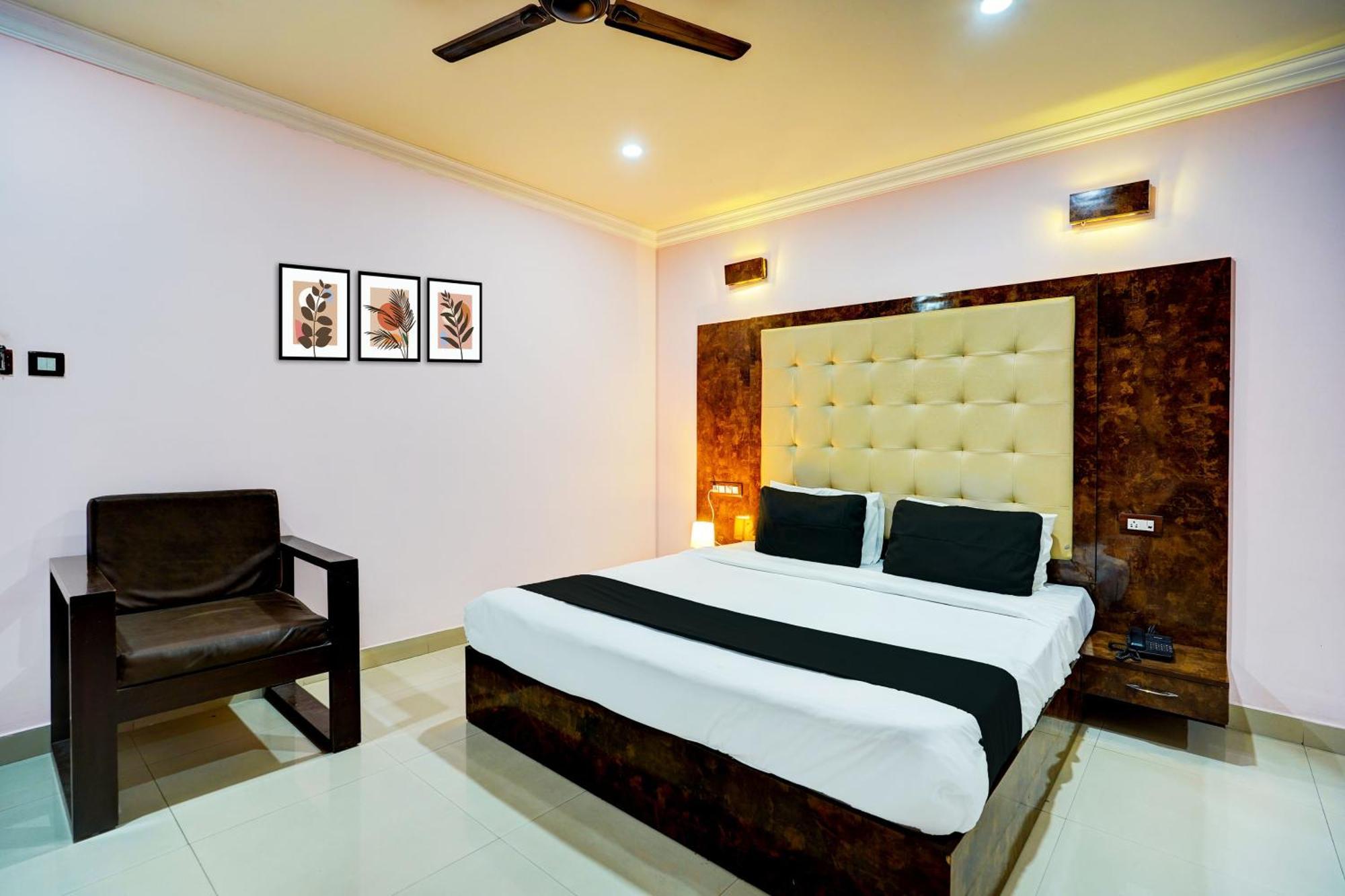 Super Townhouse Mg Road Near Commercial Street Bangalore Exterior foto