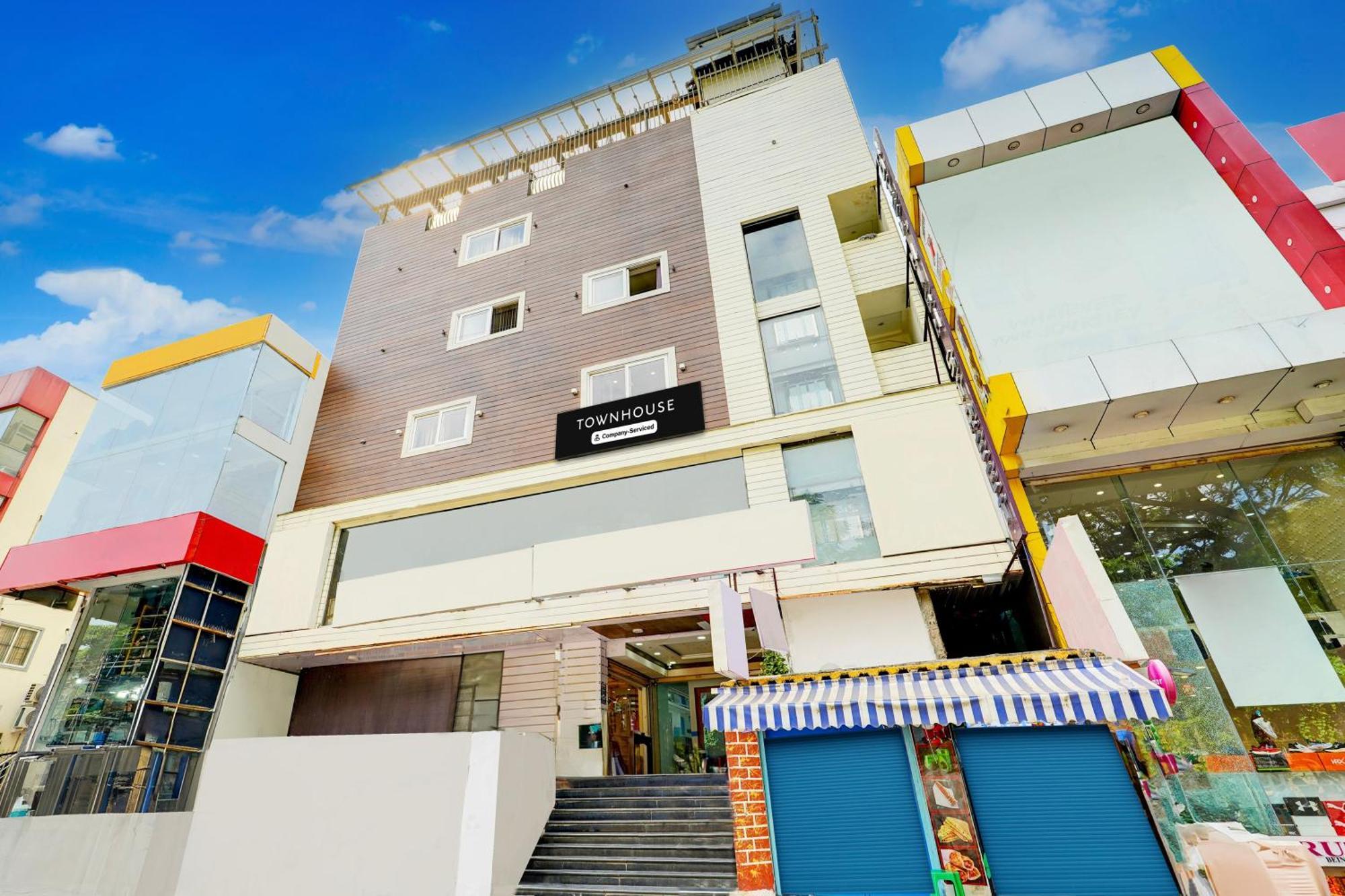 Super Townhouse Mg Road Near Commercial Street Bangalore Exterior foto